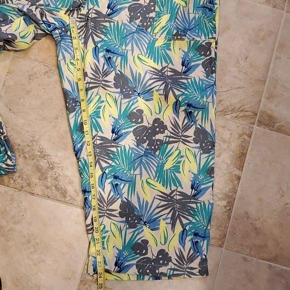Land's End linen tropical print mid rise capris, 18W - Picture 7 of 11